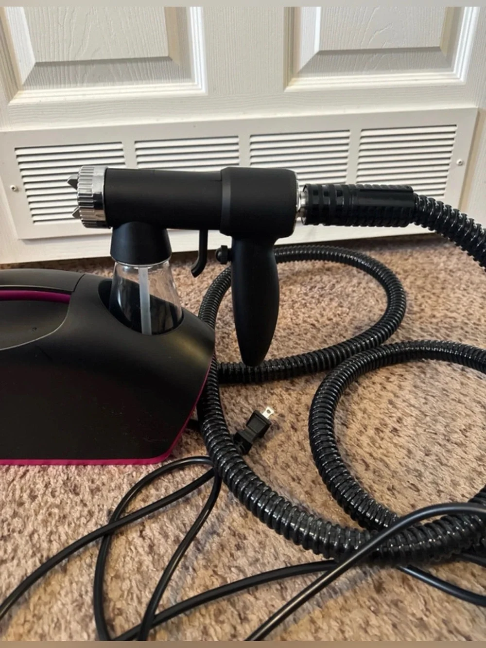 Spray tanning machine